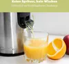 A juicer is shown pouring juice into a glass, with an orange slice and an apple nearby. Text overlays describe the product's features. Produktbild-Vorschau