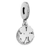 A silver charm shaped like a four-leaf clover. Produktbild-Vorschau