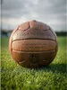 FC Barcelona Retro fotbalový Camp Nou kůže B1048 hnědá – Náhled obrázku produktu 3