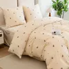 Komplet Pościeli 200x200 z 2 Poszewkami 70x80 Wzór Czarne Podgląd zdjęcia produktu 10
