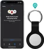 A smartphone displaying an app interface for tracking items, next to a keychain accessory for an Apple AirTag. Produktbild-Vorschau