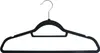 A single black velvet clothes hanger is displayed against a white background. Anteprima dell’immagine prodotto