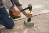 Martillo de albañilería Fiskars Isocore™ de 4 libras (1,8 Vista previa de la imagen del producto 9