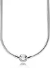 A silver Pandora necklace with a central clasp featuring the Pandora logo. Podgląd zdjęcia produktu