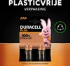 Marketing image for Duracell Plus AAA batteries, highlighting plastic-free packaging and extra life. Anteprima dell’immagine prodotto