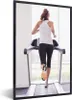 MuchoWow® Gerahmtes Poster Eine Frau trainiert auf einem Produktbild-Vorschau 1