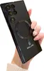A hand holding a black smartphone case with a magnetic ring on the back. Anteprima dell’immagine prodotto