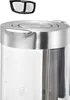 Close-up of the top part of a glass kettle with a filter shown above it. Anteprima dell’immagine prodotto