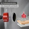 A drill bit is shown creating a hole in a wall, with a hole saw and layered materials (metal, wood, plastic) displayed next to it, illustrating the product's versatility. Anteprima dell’immagine prodotto