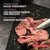 A close-up shot of sliced roast beef on a dark cutting board, with peppercorns and salt scattered around. Text overlays highlight product features and branding. Produktbild-Vorschau