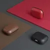 Uniq Etui Terra Airpods Cuir véritable Czerwony/Rouge Voir les images du produit 4
