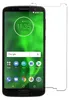 A screen protector is placed over a Motorola Moto G6 smartphone. Produktbild-Vorschau
