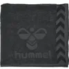 A dark gray towel with the Hummel logo and brand name embossed on it. Anteprima dell’immagine prodotto