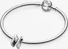 A silver Pandora bracelet with an 'M' charm and a clasp with the Pandora logo. Anteprima dell’immagine prodotto