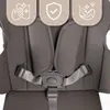 A close-up view of a gray baby high chair's harness and seat, with three marketing icons at the top. Voir les images du produit