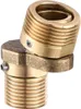 A brass plumbing fitting with threaded ends, angled to show its adjustable joint. Anteprima dell’immagine prodotto