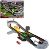 A Disney Pixar Cars Piston Cup Action Race Track playset with Lightning McQueen die-cast toy car, shown both in its packaging and assembled. Produktbild-Vorschau