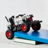 LEGO 42150 Technic Monster Jam Monster Mutt Dalmatian, Voir les images du produit 3