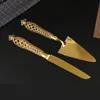 Set di coltelli e posate da portata color oro con incisione Anteprima dell’immagine prodotto 3