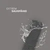 A close-up of a mop head with water splashing around it, against a plain gray background. Text overlays highlight the product's absorbency. Produktbild-Vorschau