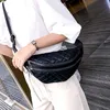 Grand sac réniforme en cuir souple Eco matelassé pour Voir les images du produit 30
