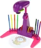 A children's drawing projector with markers and stencils. Náhľad obrázku produktu