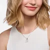 Close-up of a woman wearing a necklace. Produktbild-Vorschau