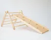 Triangle d'escalade Pikler en bois naturel – Équipement de Voir les images du produit 1