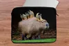 MuchoWow® Laptop Hülle 15 Zoll Ein Capybara mit Affen Produktbild-Vorschau 6