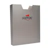 A gray school backpack with a logo on the front. Anteprima dell’immagine prodotto