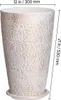 A tall, textured planter pot with a matching saucer, shown with dimensions indicated by text overlays. Voir les images du produit