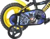 Close-up of the rear wheel and chain guard of a child's bicycle, featuring a Batman graphic. Anteprima dell’immagine prodotto
