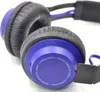 Close-up of blue and black headphones on a white background. Anteprima dell’immagine prodotto