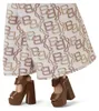 Barbie Signature Basics-Sammelpuppe, Modell 07 mit blondem Produktbild-Vorschau 10