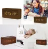 Collage of digital alarm clocks in different settings, including a product shot, a lifestyle shot with people, and a close-up of the clock on a nightstand. Anteprima dell’immagine prodotto