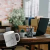 Glitzer-Kaffeebecher mit ironischem Spruch, gezeichnetem Produktbild-Vorschau 3