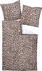 A set of bedding with a leopard print pattern, including a duvet cover and two pillowcases, laid out on a white background. Produktbild-Vorschau