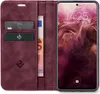 A flip-style phone case with card slots and a phone inside, displaying the phone's lock screen. Produktbild-Vorschau