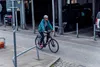 ABUS Stadthelm Hyban 2.0 - Fahrradhelm mit Rücklicht, Produktbild-Vorschau 6
