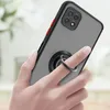 A hand holding a phone case with a ring holder. Produktbild-Vorschau