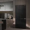 A modern kitchen with a black Hisense refrigerator. Produktbild-Vorschau