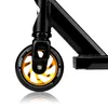 A close-up view of a scooter wheel. Anteprima dell’immagine prodotto