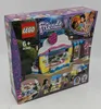 The image shows the front of a LEGO Friends Olivias Cupcake-Café playset box. Náhled obrázku produktu