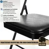 A close-up view of a black folding chair with text overlays highlighting its features. Produktbild-Vorschau