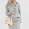 Guess Handtasche Sora HWVG95 27 x 8.5 x 19.5 Produktbild-Vorschau 13