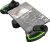 A gaming controller attached to a tablet displaying a video game. Voir les images du produit