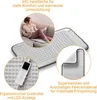 A woman relaxing on a couch with a heating pad, with close-ups of the heating pad and its controller. Produktbild-Vorschau