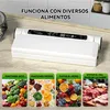 A white vacuum sealer machine is shown on a countertop, with four panels below showcasing different food preservation scenarios. Produktbild-Vorschau