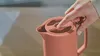 Emsa Motiva Isolierkanne | Quick Press Verschluss Terrakota Produktbild-Vorschau 8