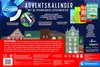 The image shows the back of a product box for a Galileo LAB Advent Calendar with 24 experiments. It features illustrations of houses and text detailing the product's features and warnings. Anteprima dell’immagine prodotto